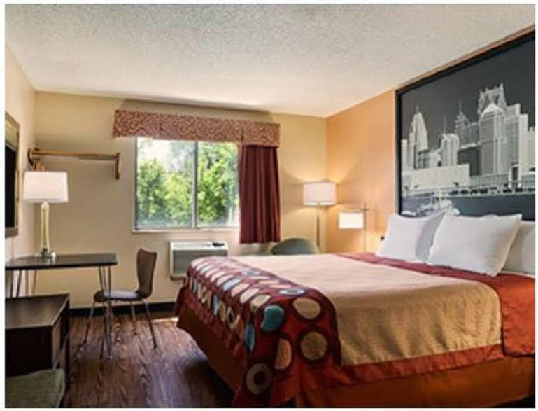 Motel Super 8 By Wyndham Taylor/Detroit Area Extérieur photo